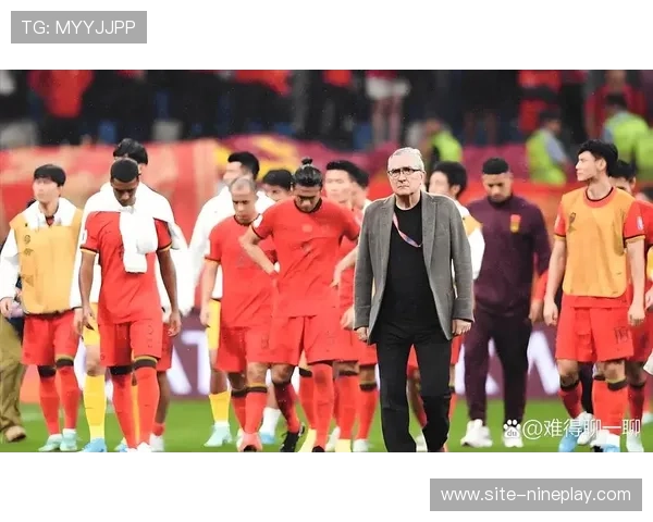 足球明星的成长之路：揭秘他们背后那些教练的影响与指导